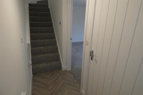 2 bedroom townhouse to rent, Cronin Close, Anslow, Burton Upon Trent