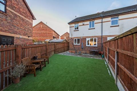 3 bedroom semi-detached house for sale, Marlowe Close, Pudsey, West Yorkshire, LS28