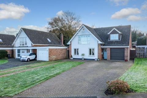 4 bedroom detached house for sale, Conifer Drive, Meopham, Gravesend, Kent, DA13