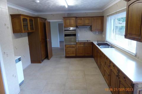 2 bedroom bungalow to rent, Llysonnen Road, Carmarthen,