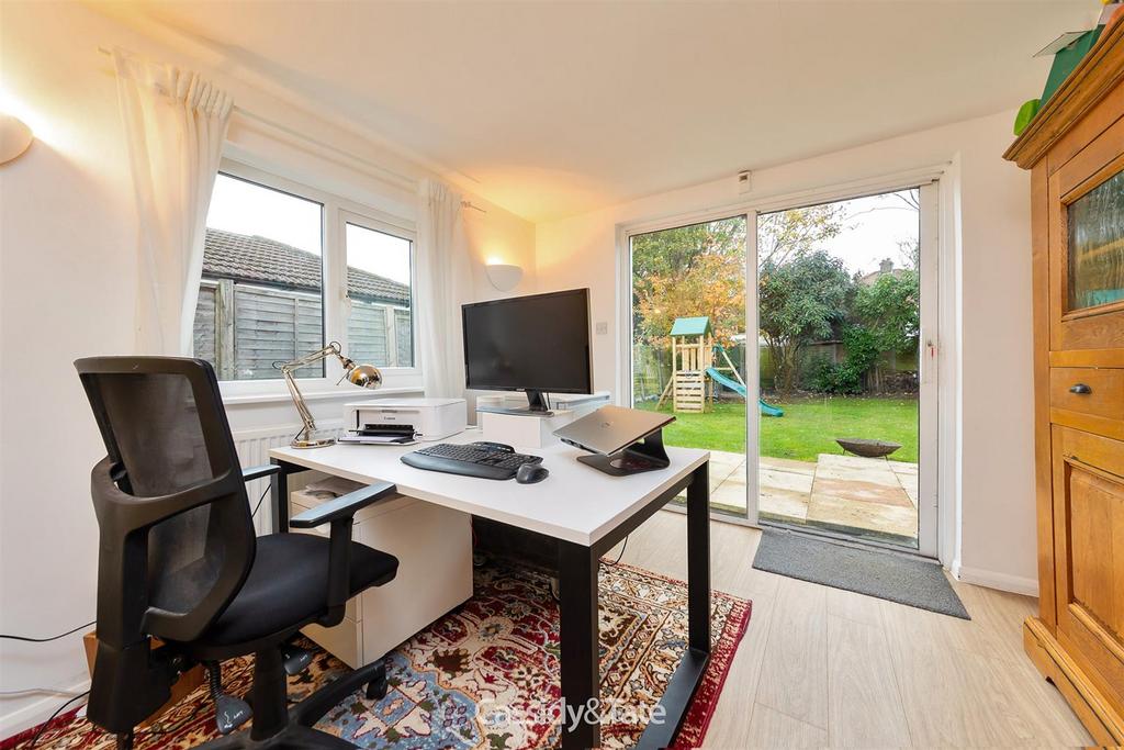 25 Wynchlands Crescent 11.jpg