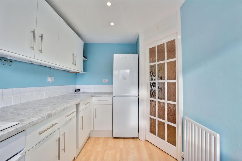 Kitchen 2.jpeg