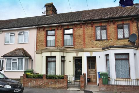 3 bedroom terraced house to rent, Kingsnorth Road, Faversham, ME13