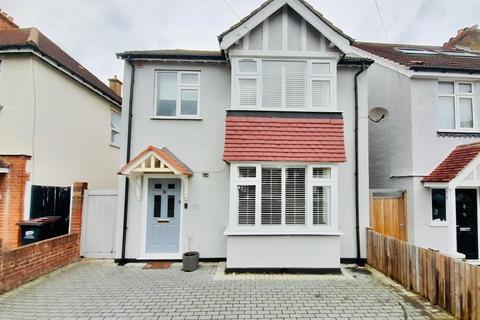 3 bedroom detached house for sale, Bloomfield Road, Bromley BR2