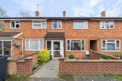 Stratford Close, Slough, Berkshire, SL2