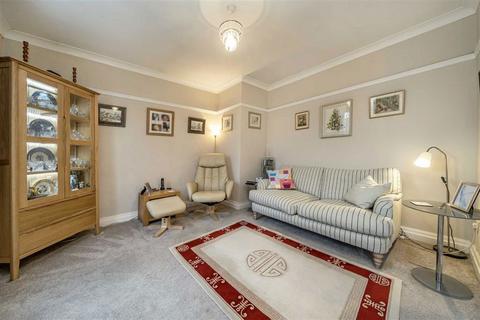 2 bedroom flat for sale, Point Close, London SE10