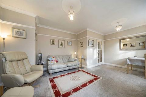 2 bedroom flat for sale, Point Close, London SE10