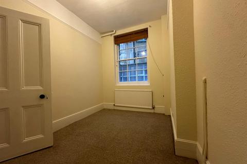 2 bedroom flat to rent, Sussex Square, Brighton