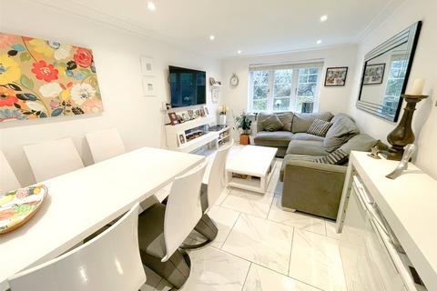 2 bedroom apartment for sale, Highbridge Close, Radlett, Hertfordshire, WD7