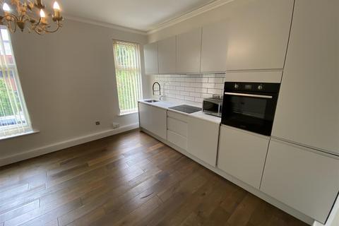 2 bedroom flat to rent, Burton Road, Didsbury, Manchester