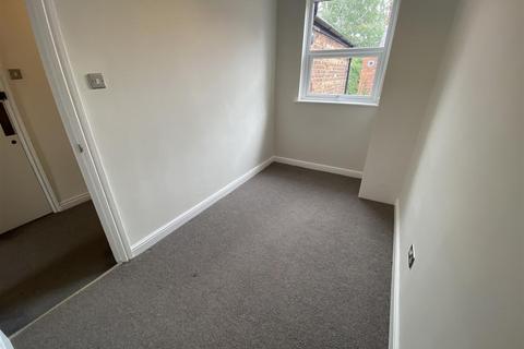 2 bedroom flat to rent, Burton Road, Didsbury, Manchester