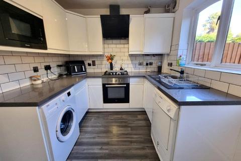 3 bedroom terraced house for sale, Yewtree Grove, Kesgrave, IP5