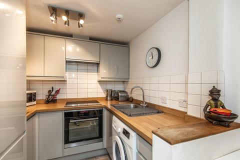 1 bedroom flat for sale, Lower Rock Gardens, Brighton