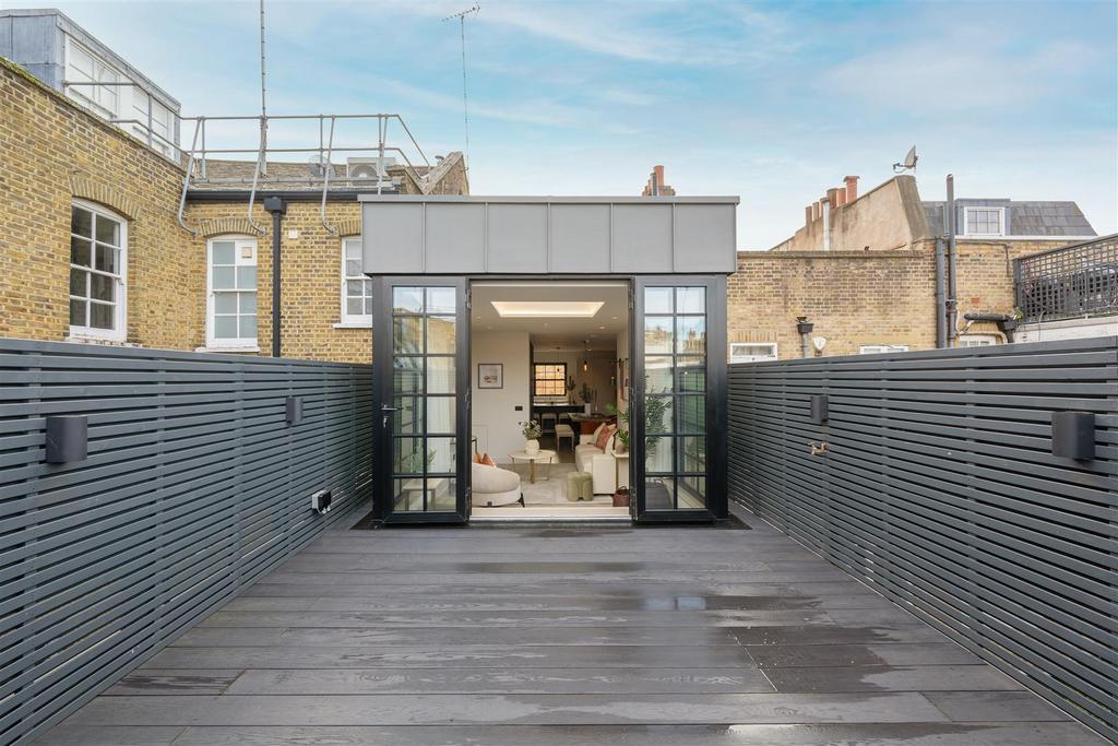 98 A Draycott Avenue Hi-13.jpg