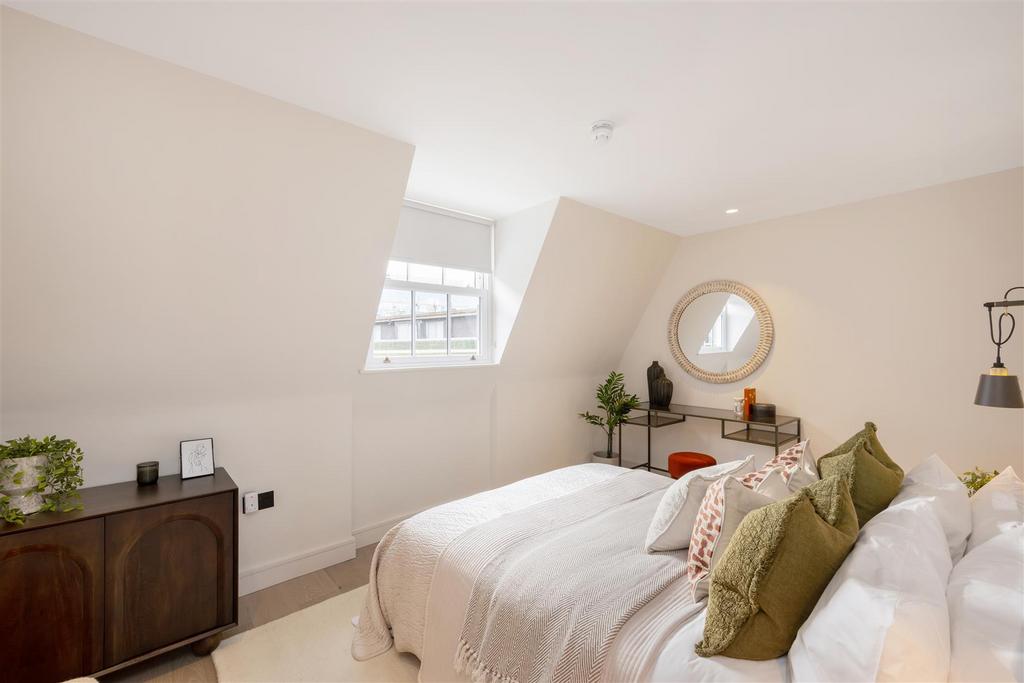 98 A Draycott Avenue Hi-14.jpg