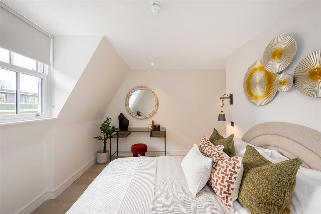 98 A Draycott Avenue Hi-15.jpg