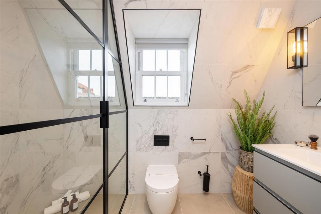 98 A Draycott Avenue Hi-17.jpg