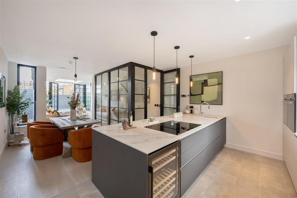 98 A Draycott Avenue Hi-3.jpg