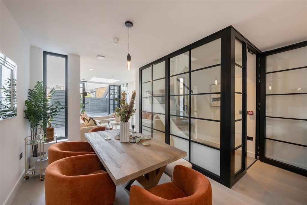 98 A Draycott Avenue Hi-4.jpg