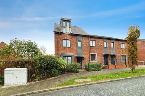 4 bedroom townhouse for sale, Birchfield Way, Telford TF3