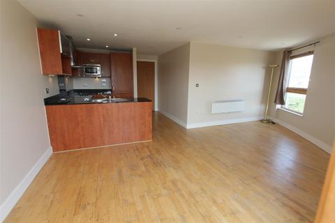 2 bedroom flat to rent, Magellan House, Leeds Dock