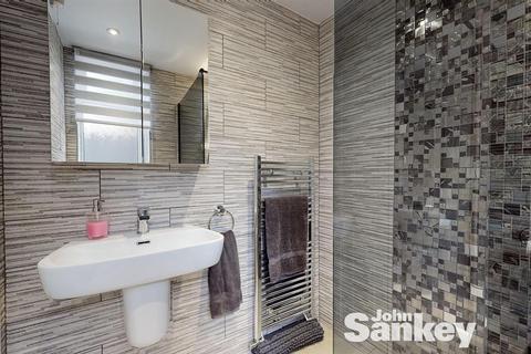 200 Eakring Road, Mansfield, NG18 3EZ
