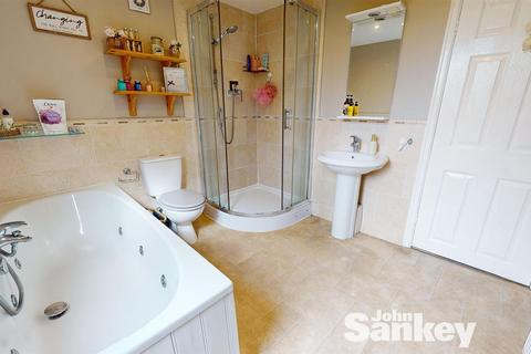 56 Eakring Road, Mansfield, NG18 3AH