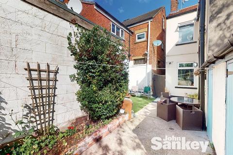 56 Eakring Road, Mansfield, NG18 3AH