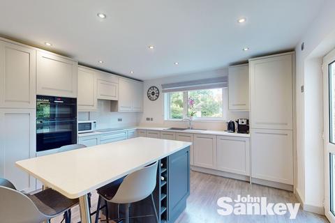 2 Eden Low, Mansfield Woodhouse, Mansfield, NG19 9RA