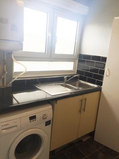 2 bedroom flat to rent, Tenby Road, London E17