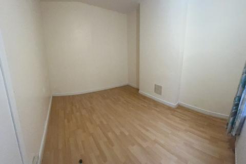 2 bedroom flat to rent, Loughborough Road, Leicester, LE4