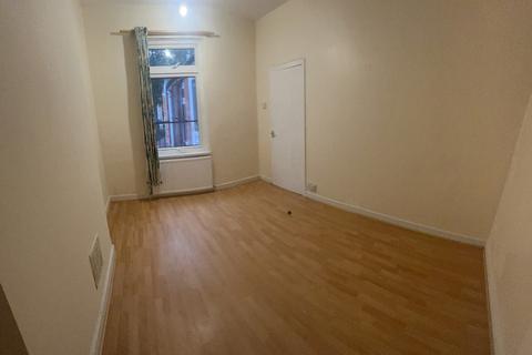 2 bedroom flat to rent, Loughborough Road, Leicester, LE4