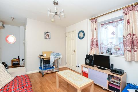 1 bedroom apartment to rent, Clarence Close New Barnet EN4