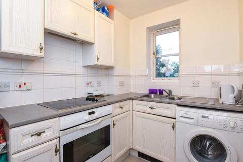 1 bedroom apartment to rent, Clarence Close New Barnet EN4