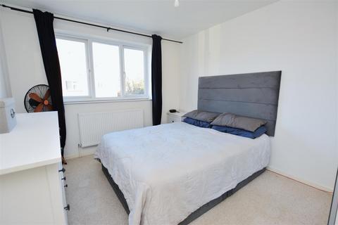 2 bedroom end of terrace house to rent, Brangwyn Crescent, Colliers Wood SW19