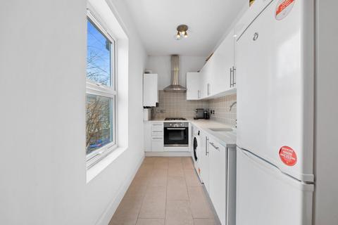 3 bedroom flat for sale, Glading Terrace, London, N16