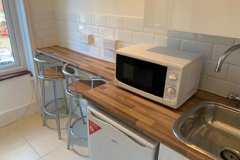 Studio to rent, Princes Avenue, Muswell Hill N10