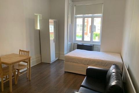 Studio to rent, Parsifal Road, West Hampstead NW6