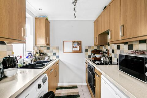 1 bedroom flat for sale, Batchwood Court, St Albans, AL3