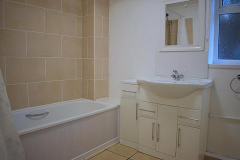 2 bedroom flat to rent, Greenhill Close, Barrow In Furness LA14