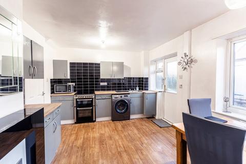 3 bedroom terraced house for sale, Manor Gardens, Dewsbury, WF12