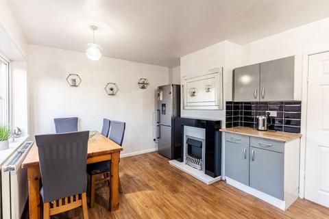 3 bedroom terraced house for sale, Manor Gardens, Dewsbury, WF12