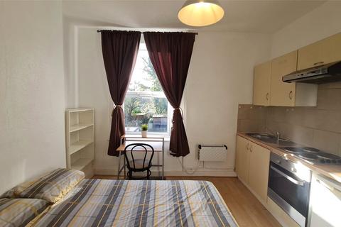 Studio to rent, 631 Green Lanes, Harringey Ladder, EreLondon, N8