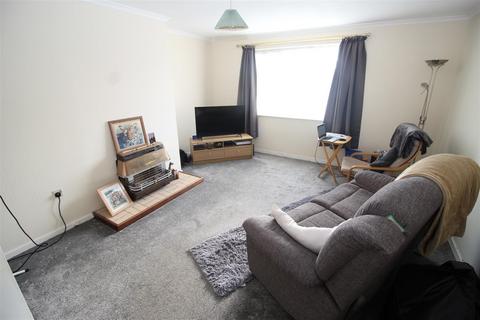 2 bedroom flat for sale, Rose Avenue, Rushden NN10