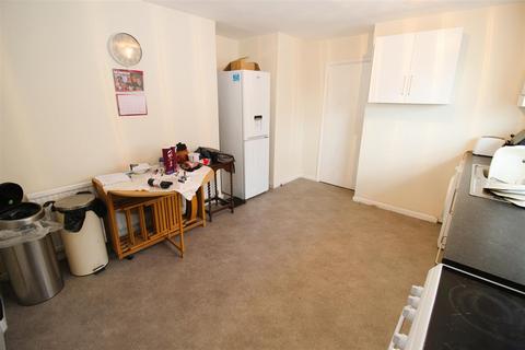 2 bedroom flat for sale, Rose Avenue, Rushden NN10