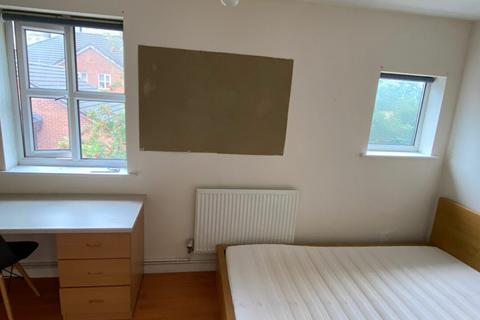 6 bedroom terraced house to rent, Denison Street, Nottingham NG7