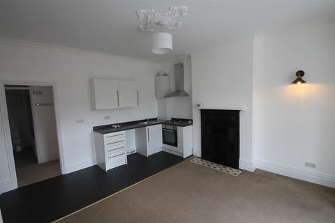 1 bedroom flat to rent, Merton Road, Castle Road