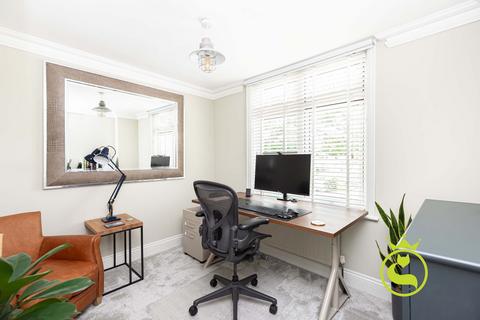 3 bedroom flat for sale, Alexandra Road, Poole BH14