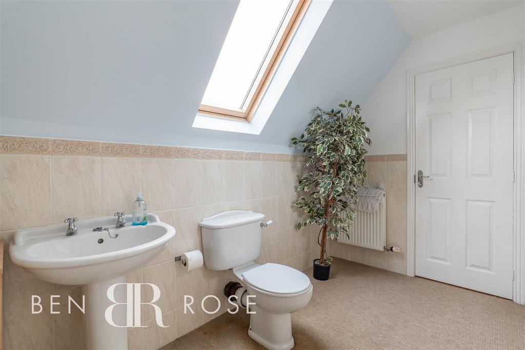 Jack &amp; Jill Ensuite