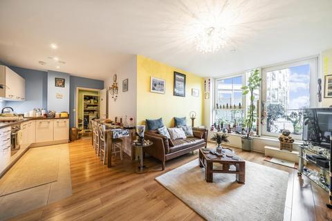 2 bedroom flat for sale, Juniper Drive, Battersea